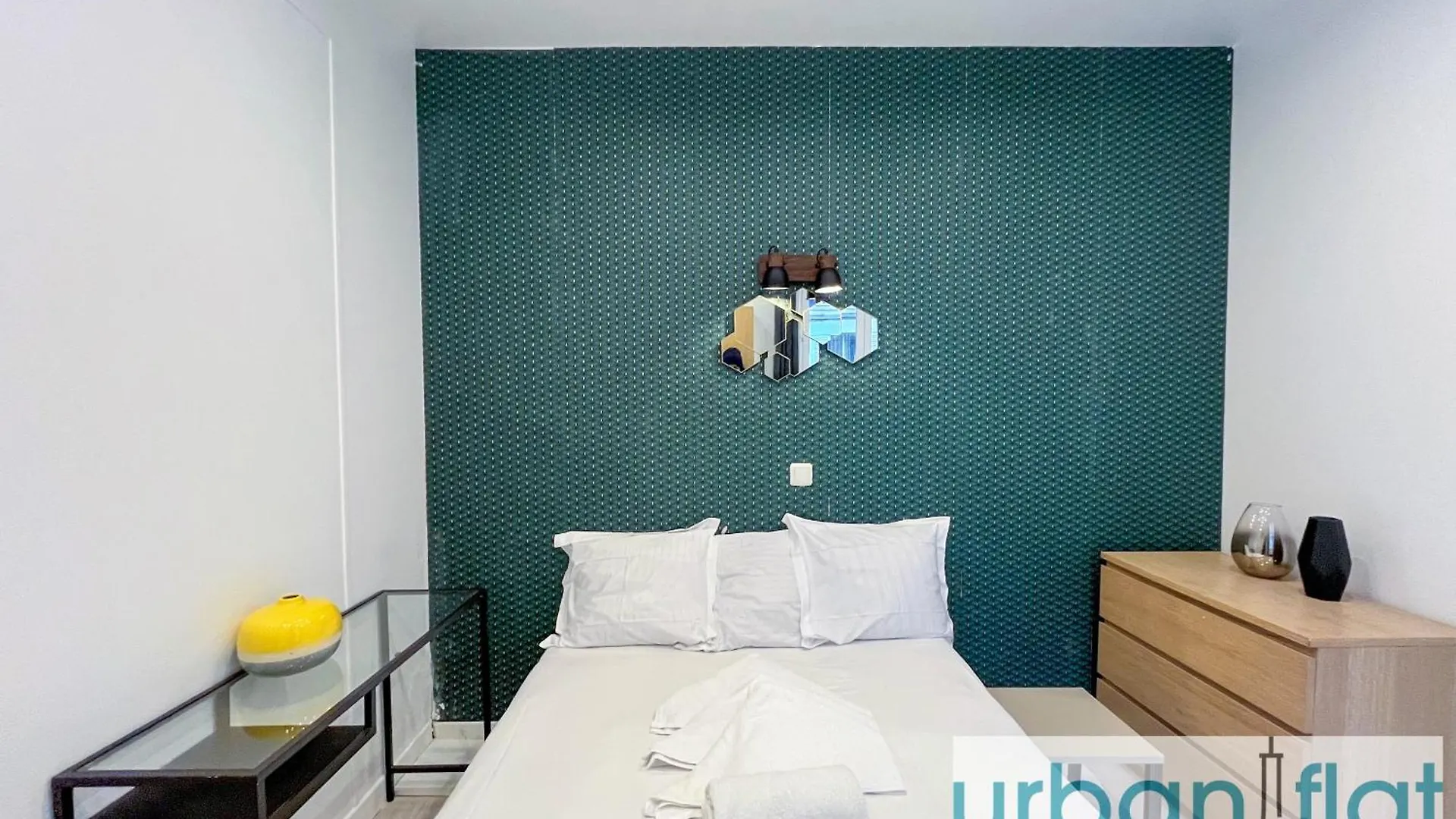 Urban Flat 35 - 2 Bedroom Apartment Grands Boulevards Paris France