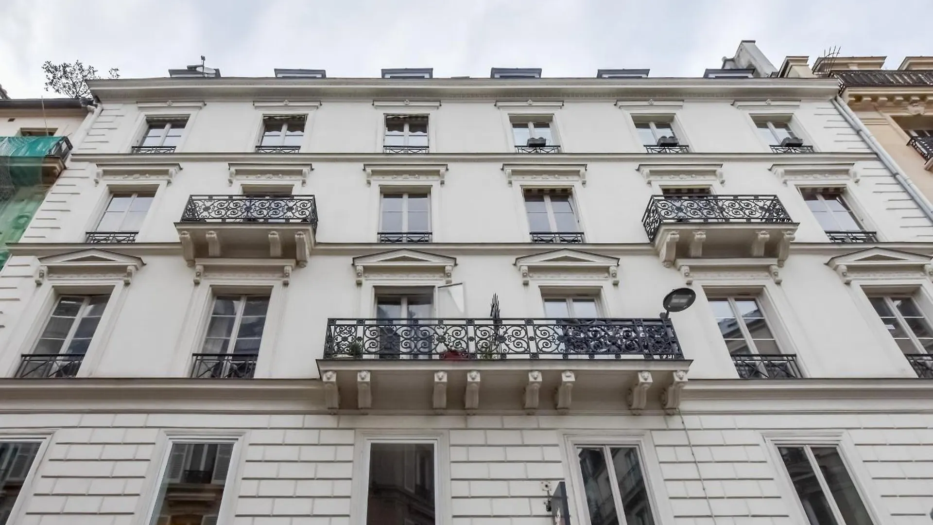 Urban Flat 35 - 2 Bedroom Apartment Grands Boulevards Paris