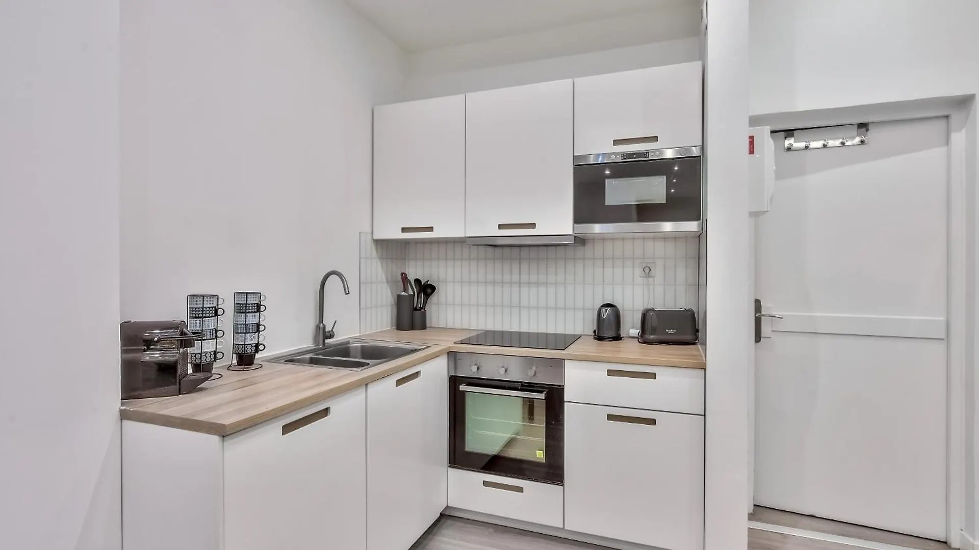 Urban Flat 35 - 2 Bedroom Apartment Grands Boulevards Paris 0*,