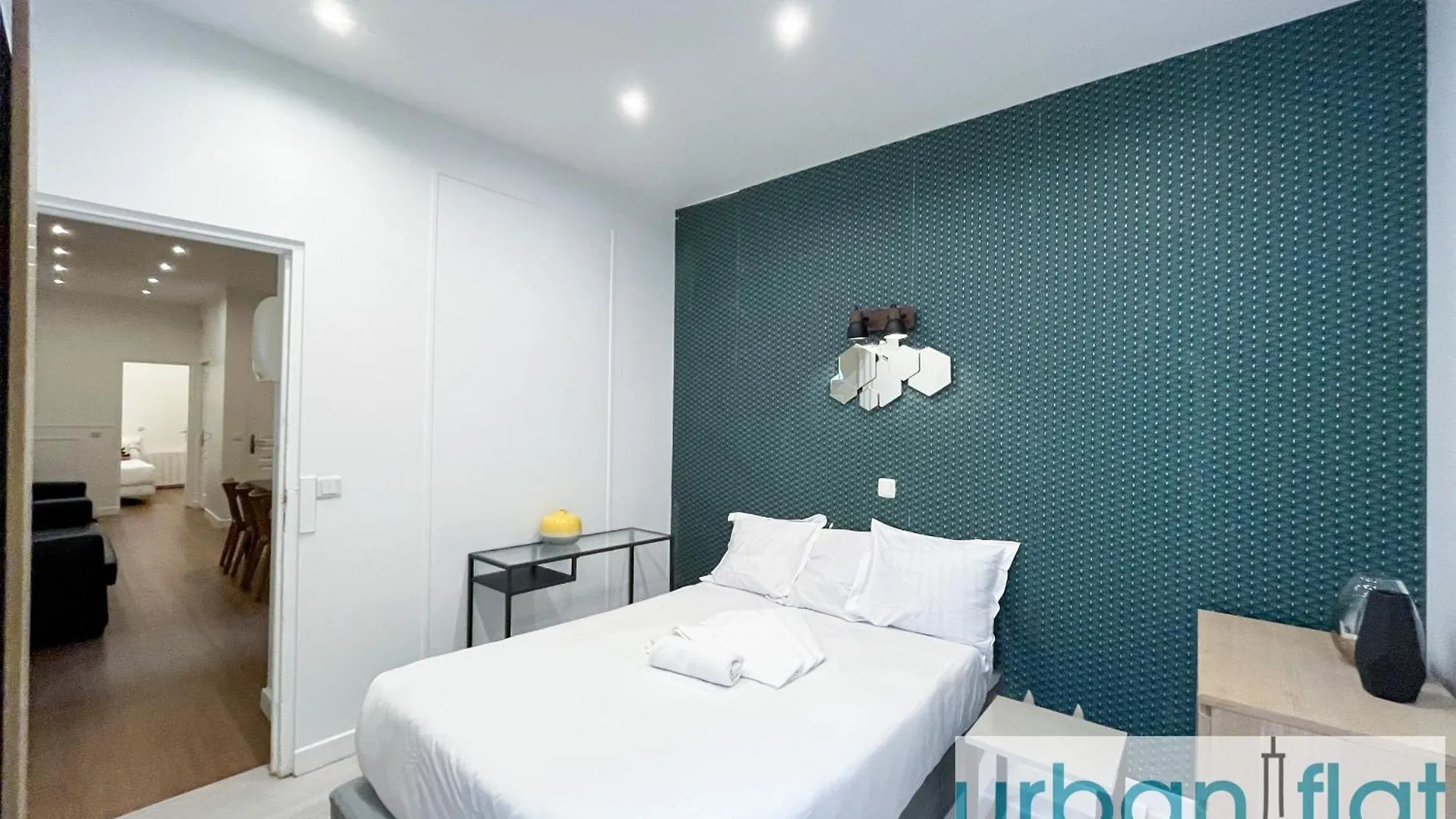 Urban Flat 35 - 2 Bedroom Apartment Grands Boulevards Paris