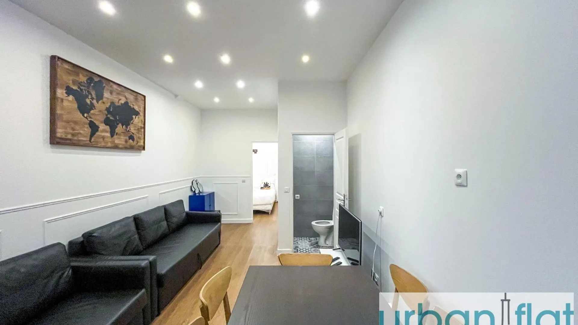 Urban Flat 35 - 2 Bedroom Apartment Grands Boulevards Paris France