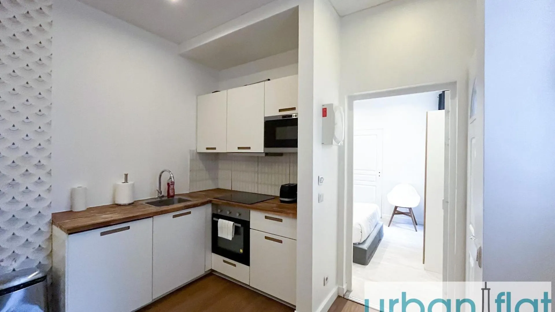 Urban Flat 35 - 2 Bedroom Apartment Grands Boulevards Parijs